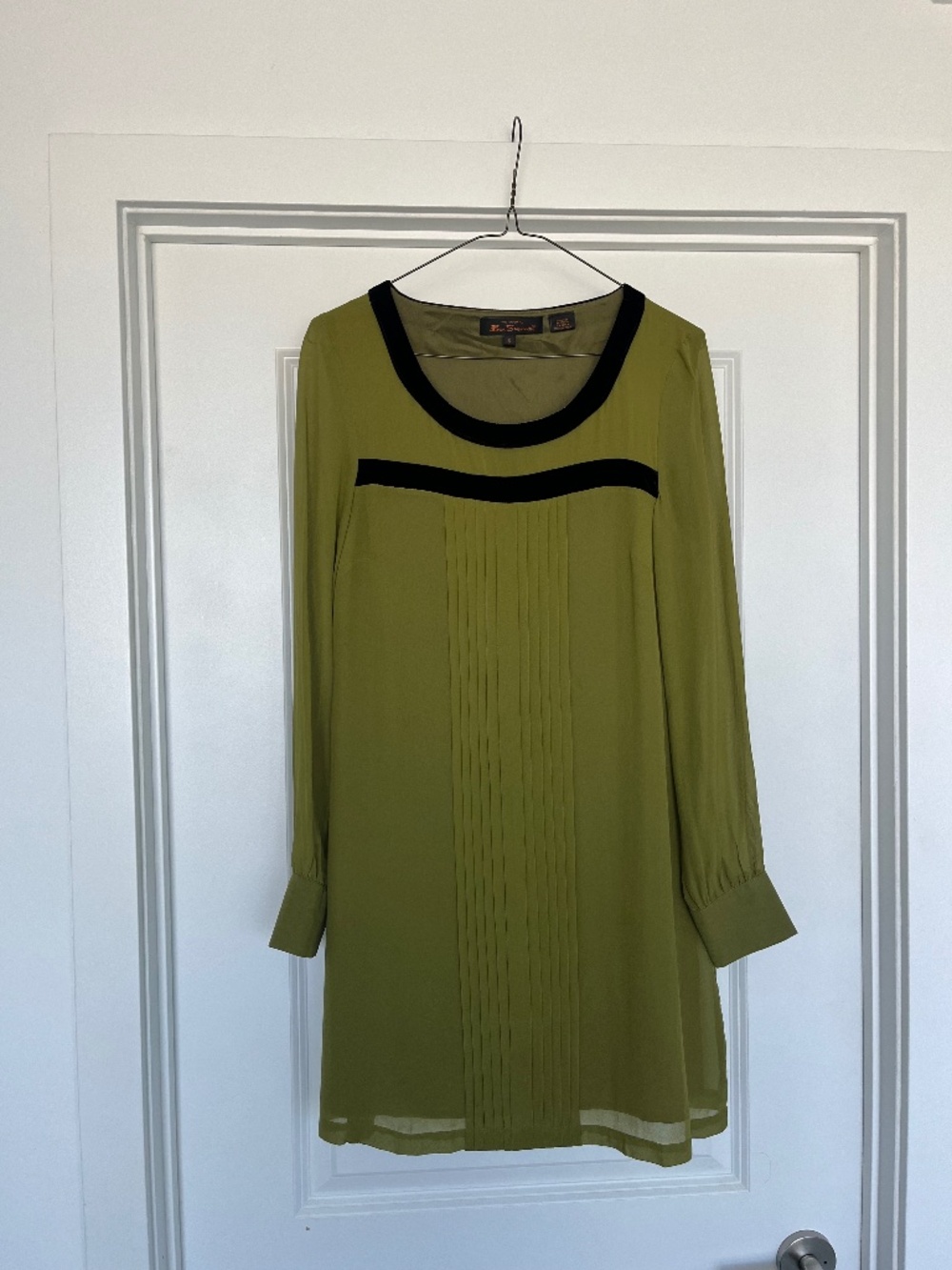 100% Silk Green Long Sleeved Mini Dress